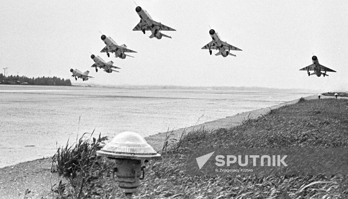 AIRPLANES TAKEOFF