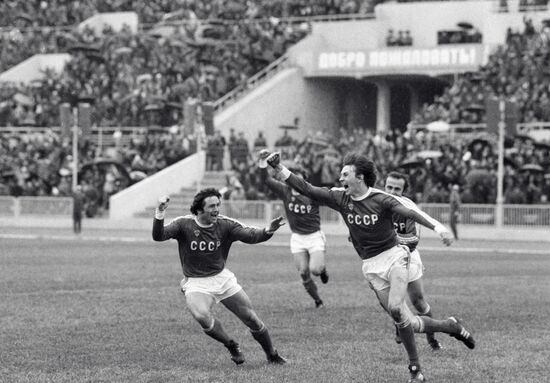 USSR-GDR MATCH NATIONAL TEAM GOAL