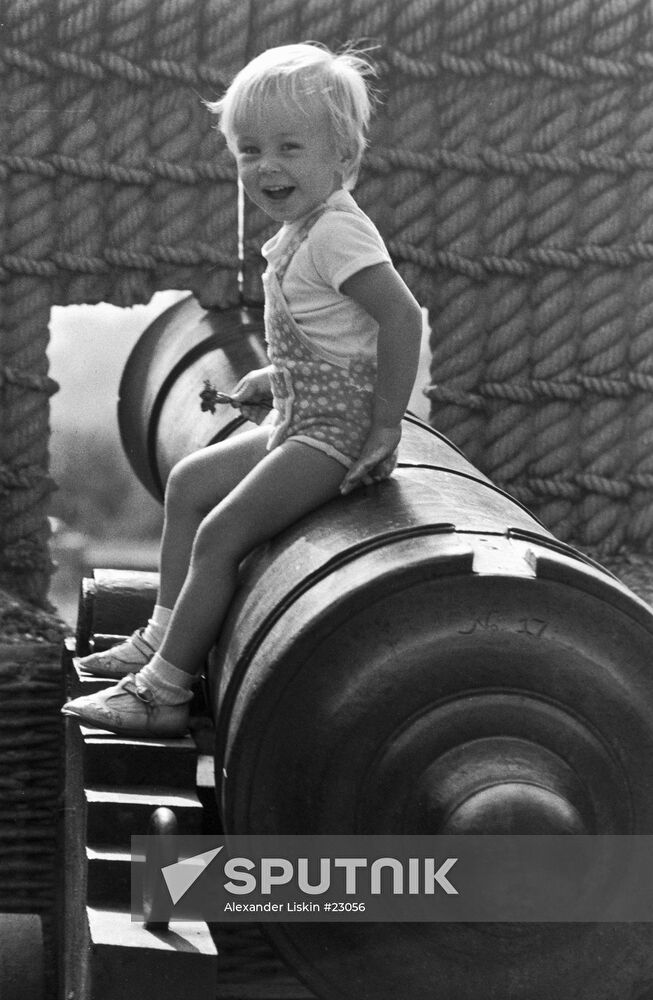 CHILD GUN YARD SEVASTOPOL