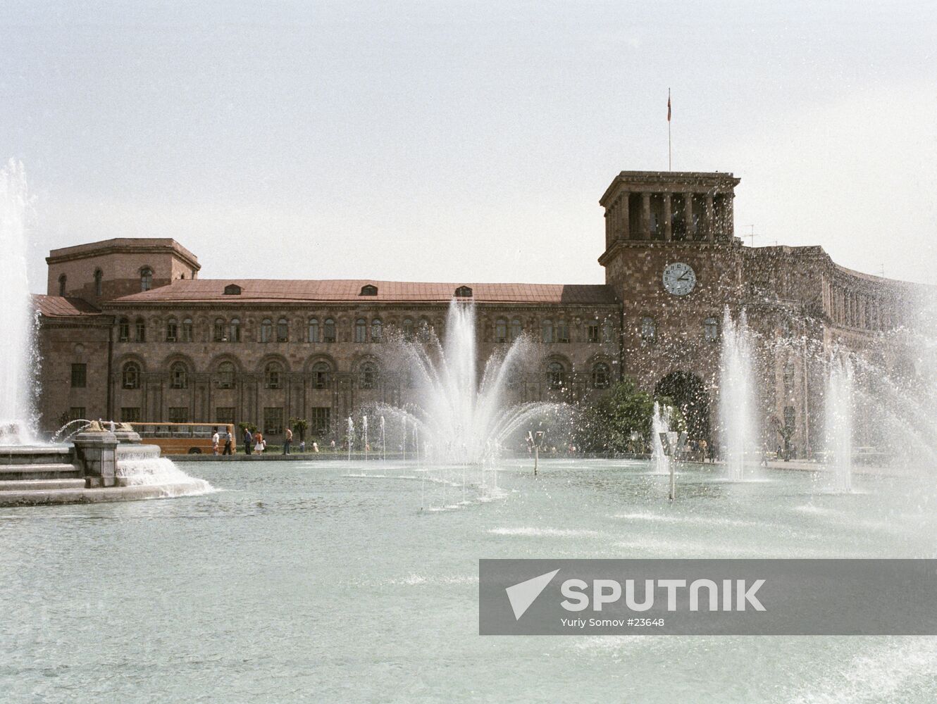FOUNTAINS SQUARE 