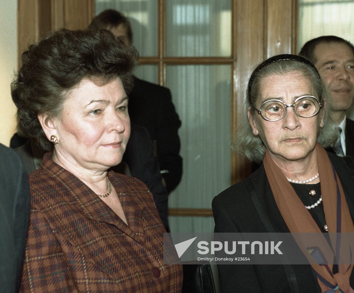 NAINA YELTSIN YELENA BONNER OGONYOK MAGAZINE