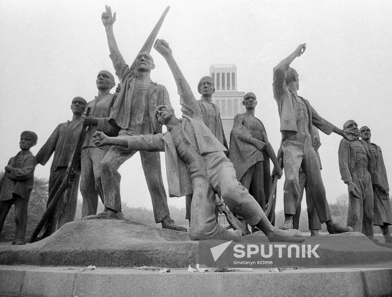 RESISTANCE MONUMENT BUCHENWALD