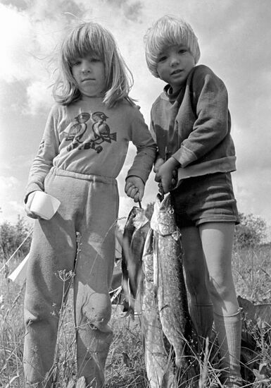 CHILDREN    FISH ESTONIA 