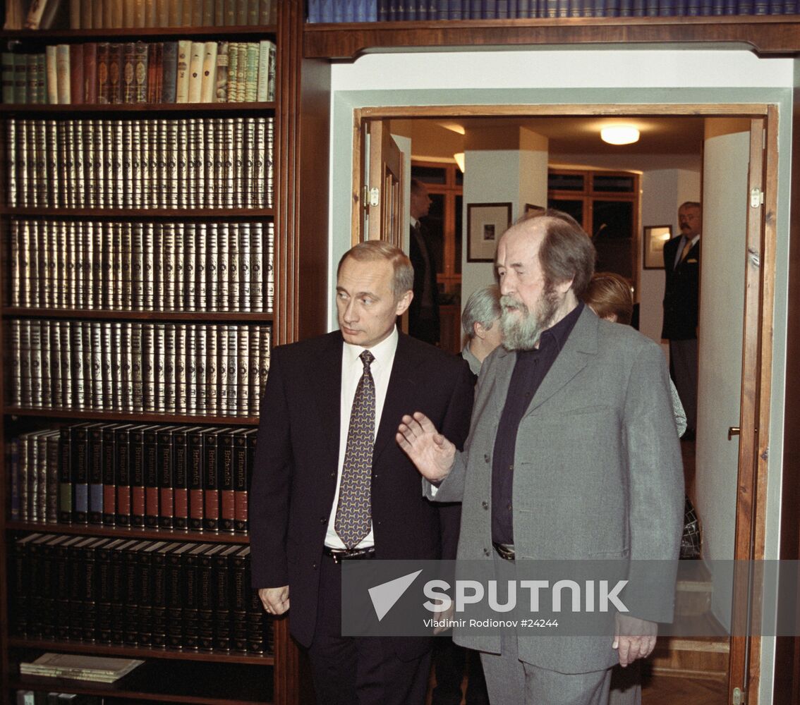 PUTIN SOLZHENITSYN MEETING