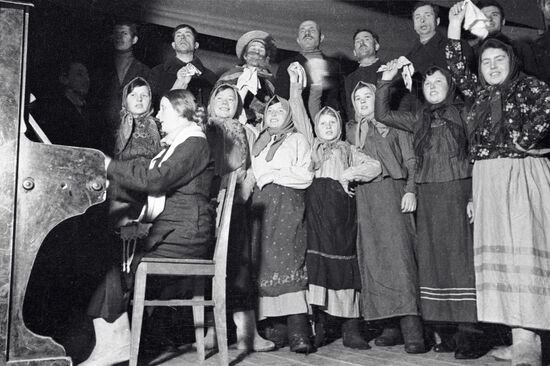 GIRLS CHOIR