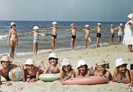 CHILDREN SOLNECHNY SANATORIUM BEACH