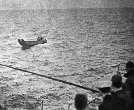 KEARSARGE AIRCRAFT CARRIER BARGE RESCUE PACIFIC