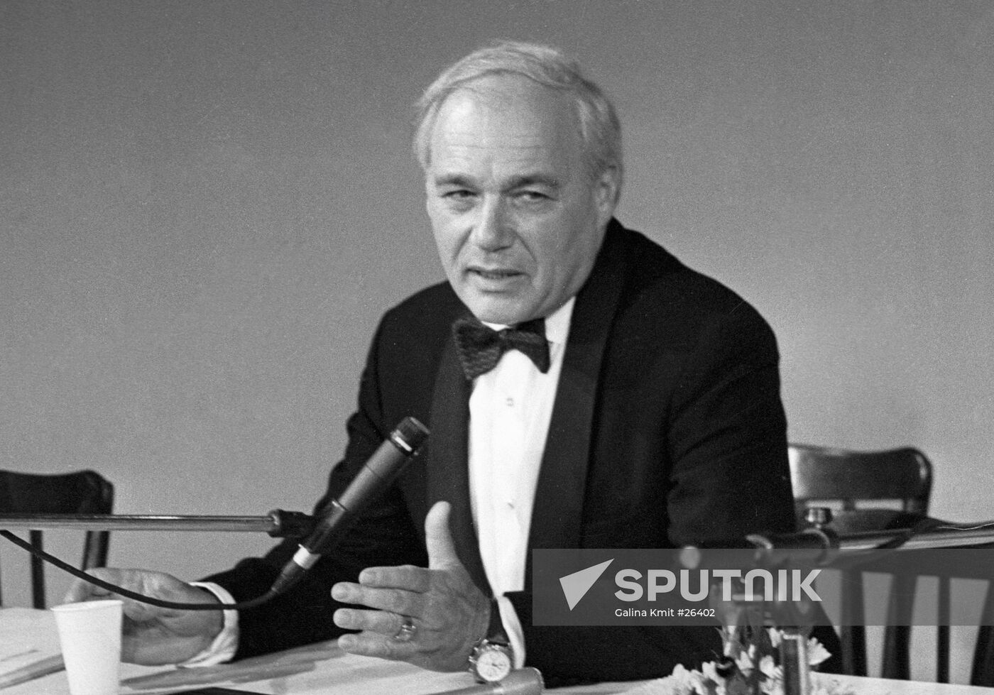 TV PRESENTER VLADIMIR POZNER