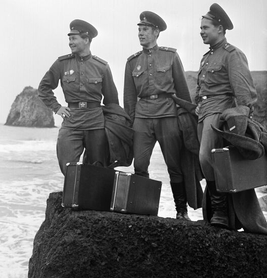 SOLDIERS 