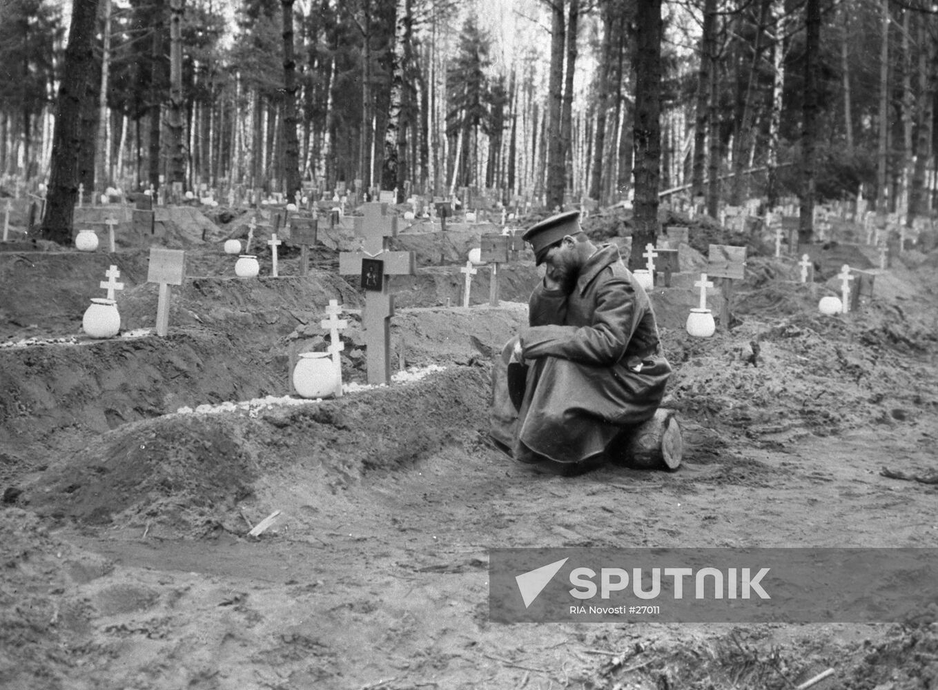 SOLDIER GRAVES GRAVEYARD 