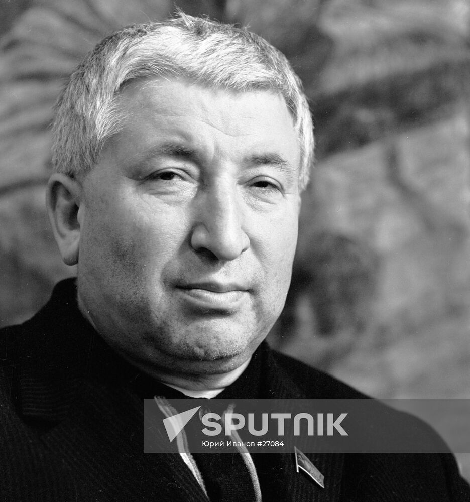 GAMZATOV