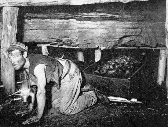 MINER PIT-FACE COAL TRANSPORTATION