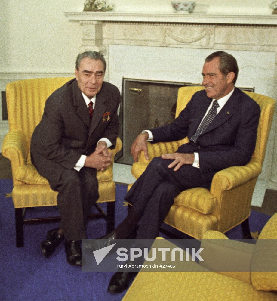 VISIT BREZHNEV NIXON TALK