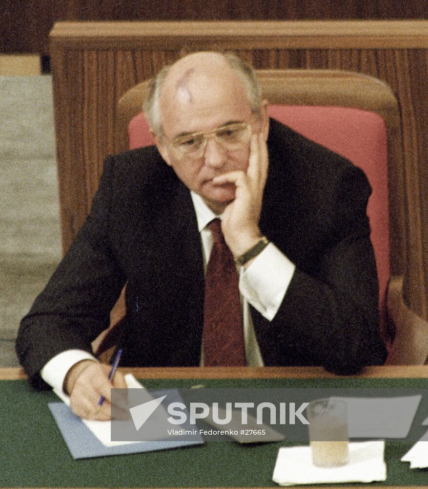 GORBACHEV PRESIDIUM CONGRESS