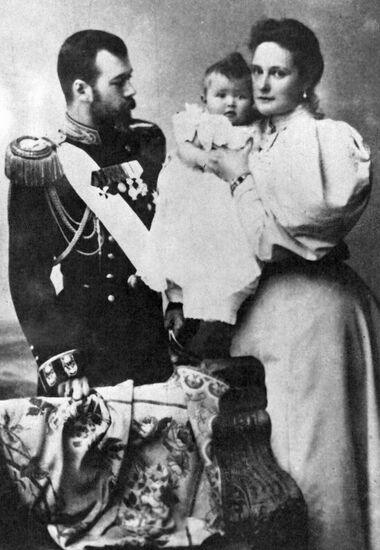 NICHOLAS II WITH WIFE AND DAUGHTER OLGA