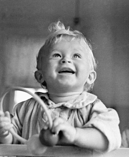 NURSERY BABY RATTLE 