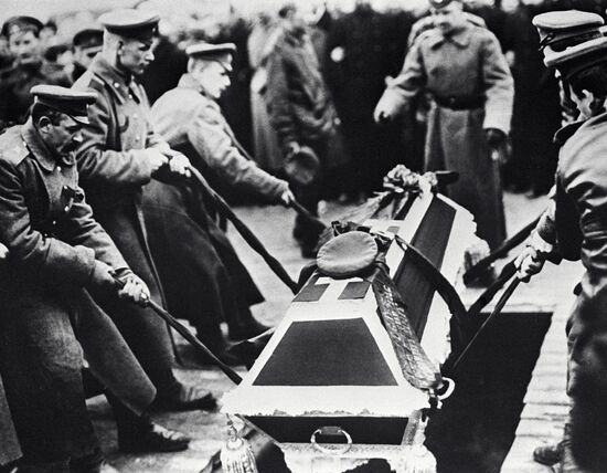 FUNERAL VICTIMS OF FEBRUARY REVOLUTION