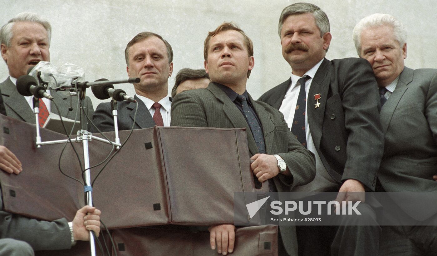 PRESIDENT RUSSIA YELTSIN RALLY