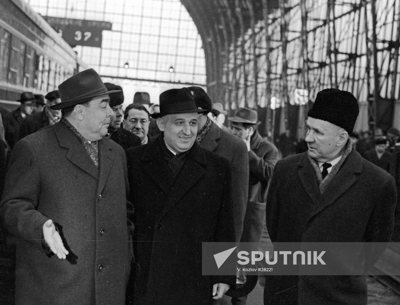 BREZHNEV KOSYGIN ZHIVKOV MEETING RAILWAY STATION