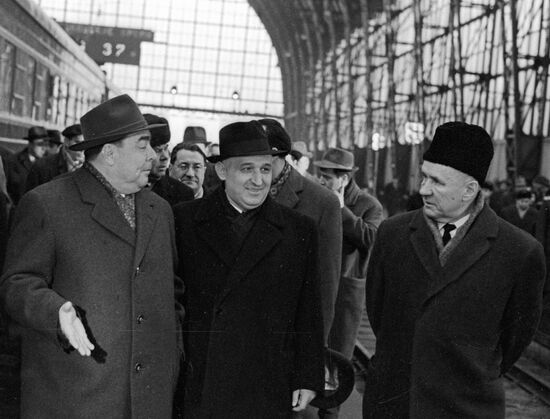 BREZHNEV KOSYGIN ZHIVKOV MEETING RAILWAY STATION