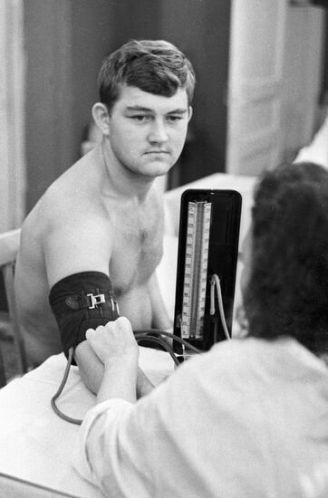 DRAFT DOCTOR BLOOD PRESSURE MEASURING