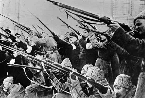 SOLDIERS FIRE FEBRUARY REVOLUTION