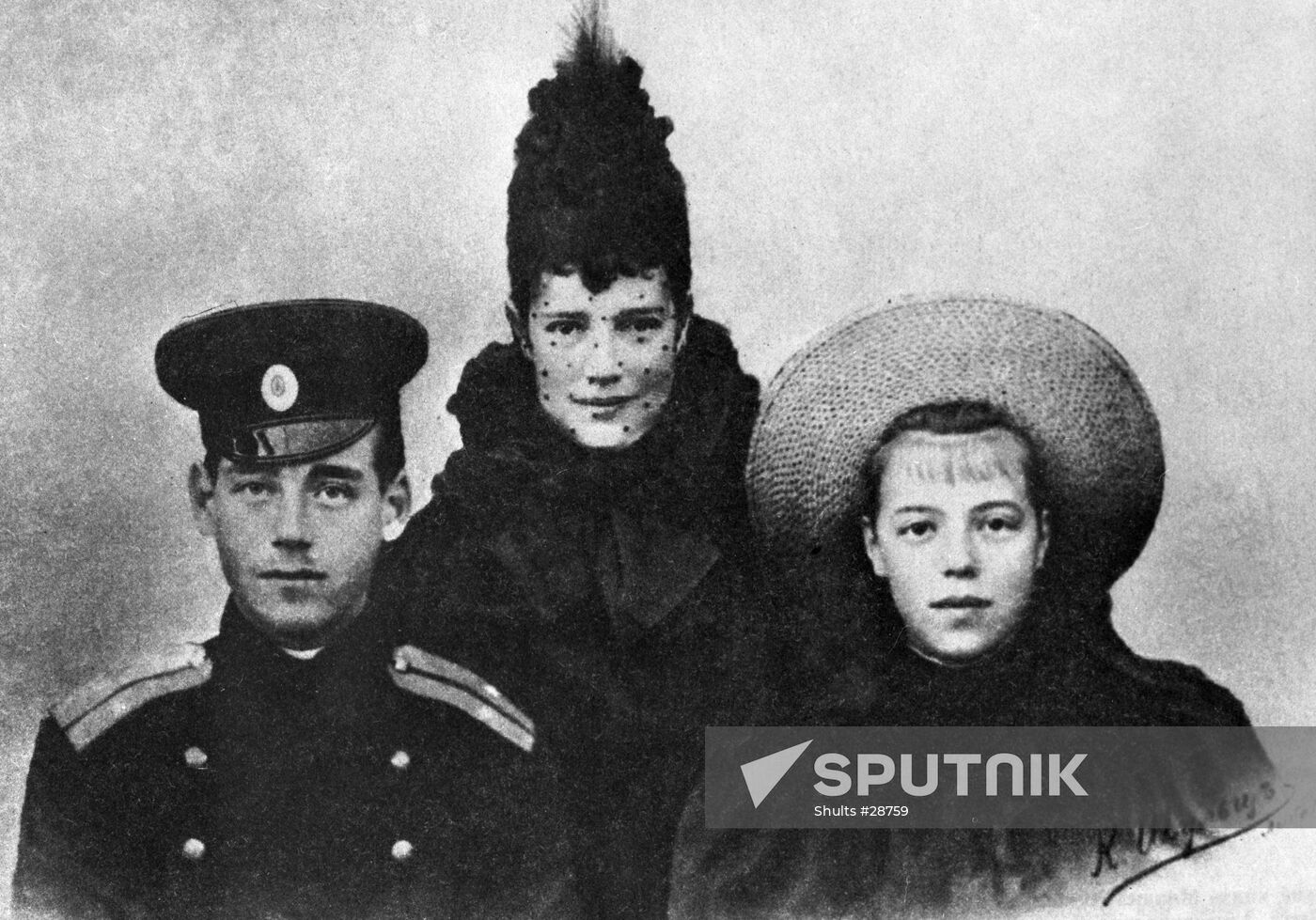EMPRESS MARIA FEODOROVNA CHILDREN MIKHAIL OLGA