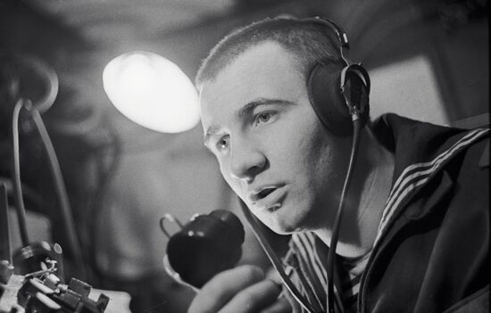 RADIO OPERATOR PORTABLE RADIO