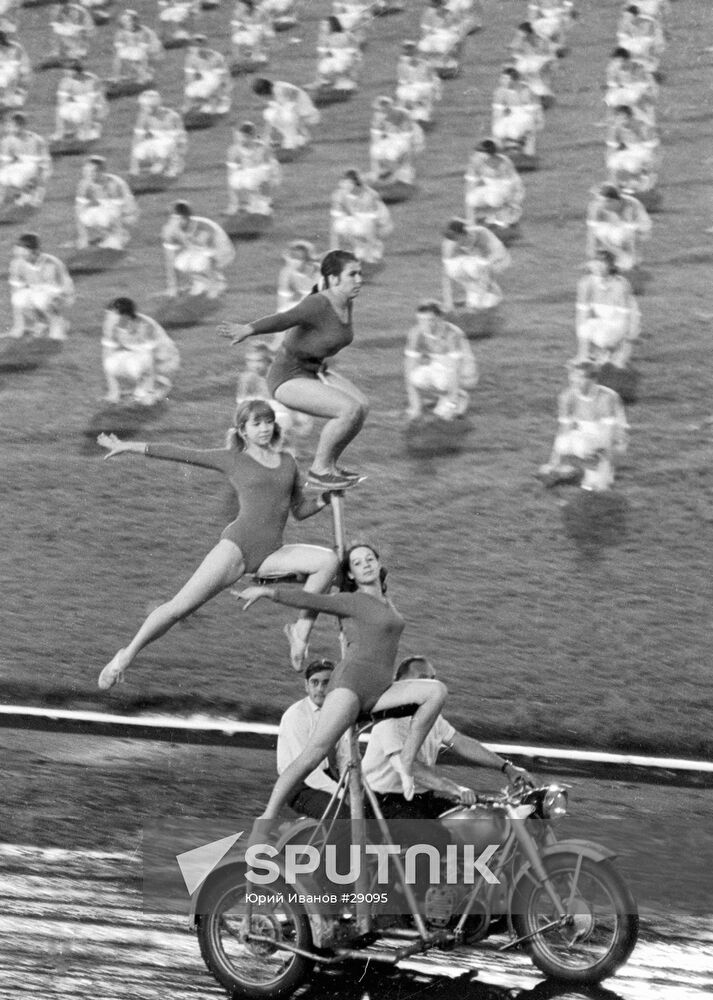 GYMNASTS MOTORCYCLE FESTIVAL