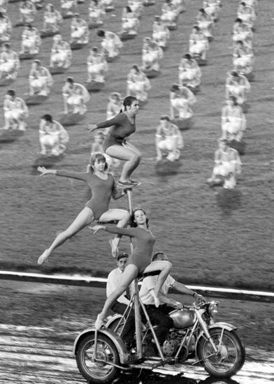 GYMNASTS MOTORCYCLE FESTIVAL