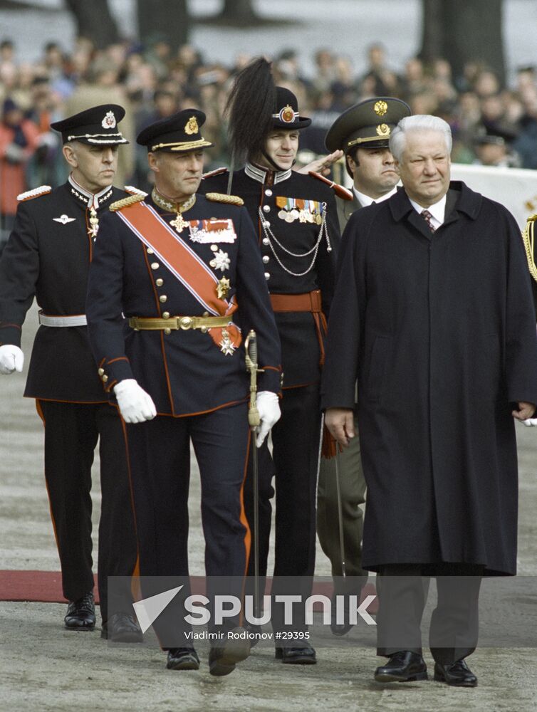 YELTSIN HAROLD V GUARD