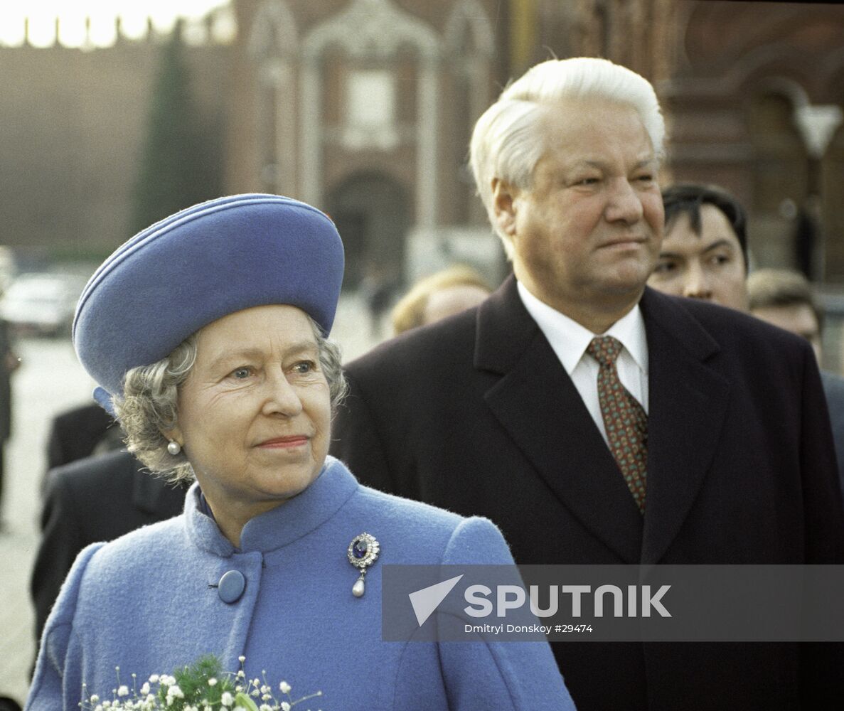 YELTSIN ELIZABETH II RED SQUARE