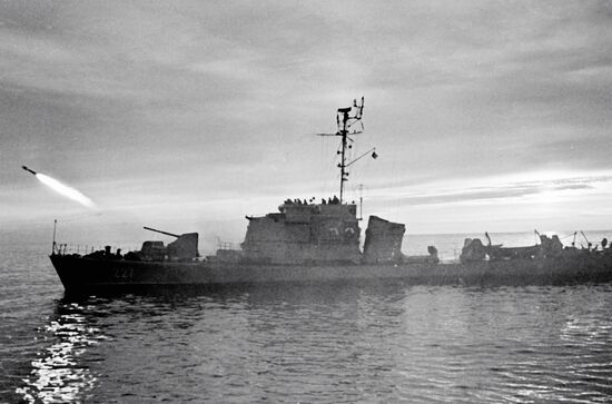 WARSHIP LAUNCH
