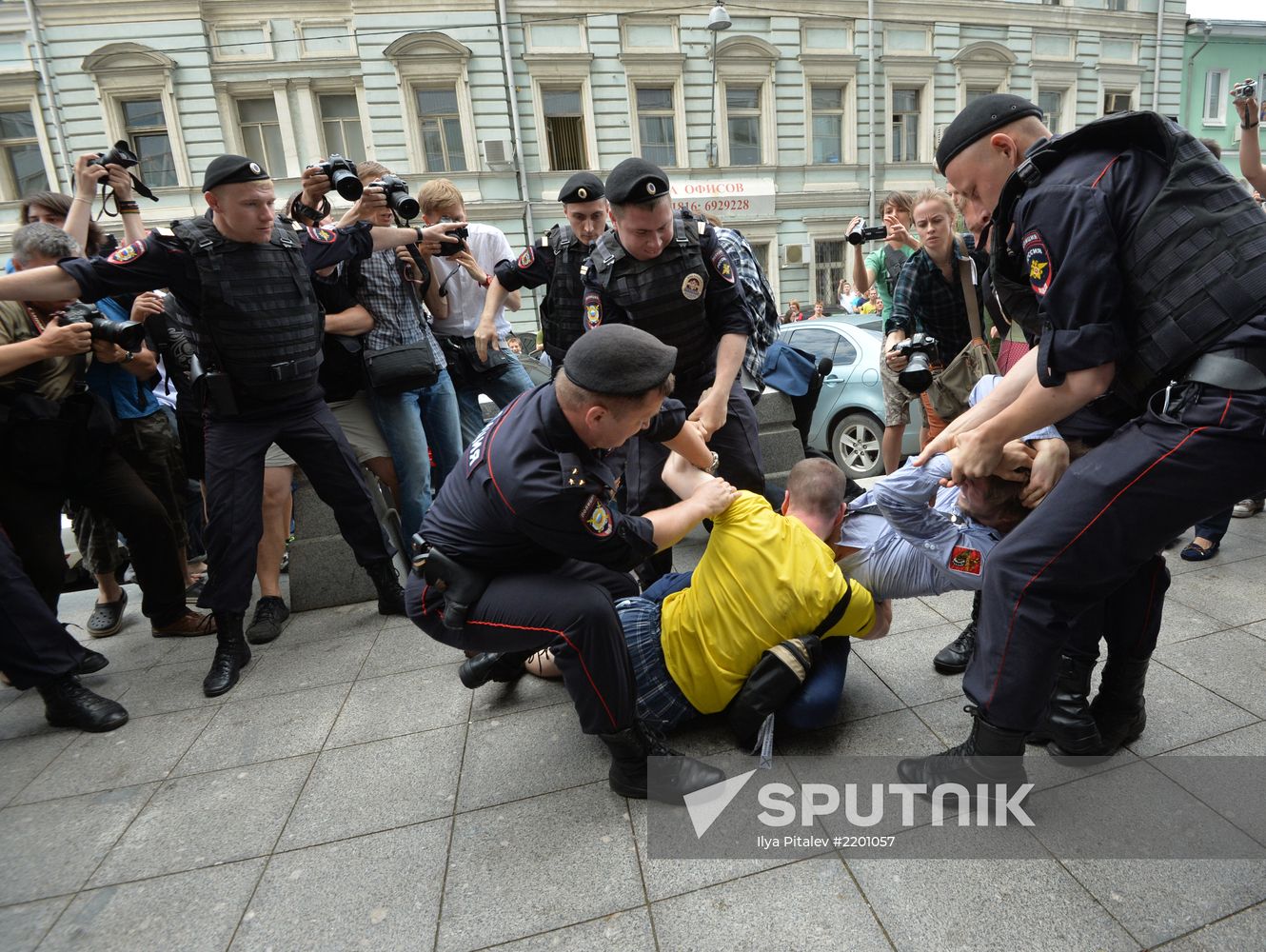 LGBT activists campaign in Moscow