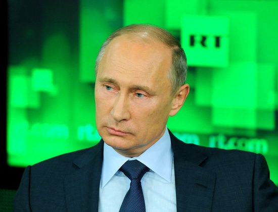 Vladimir Putin visits Russia Today television channel