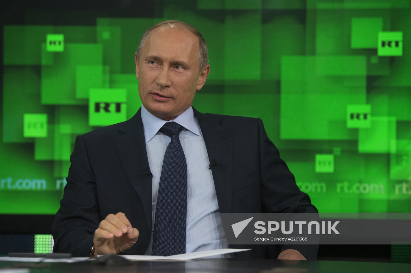Vladimir Putin visits Russia Today television channel