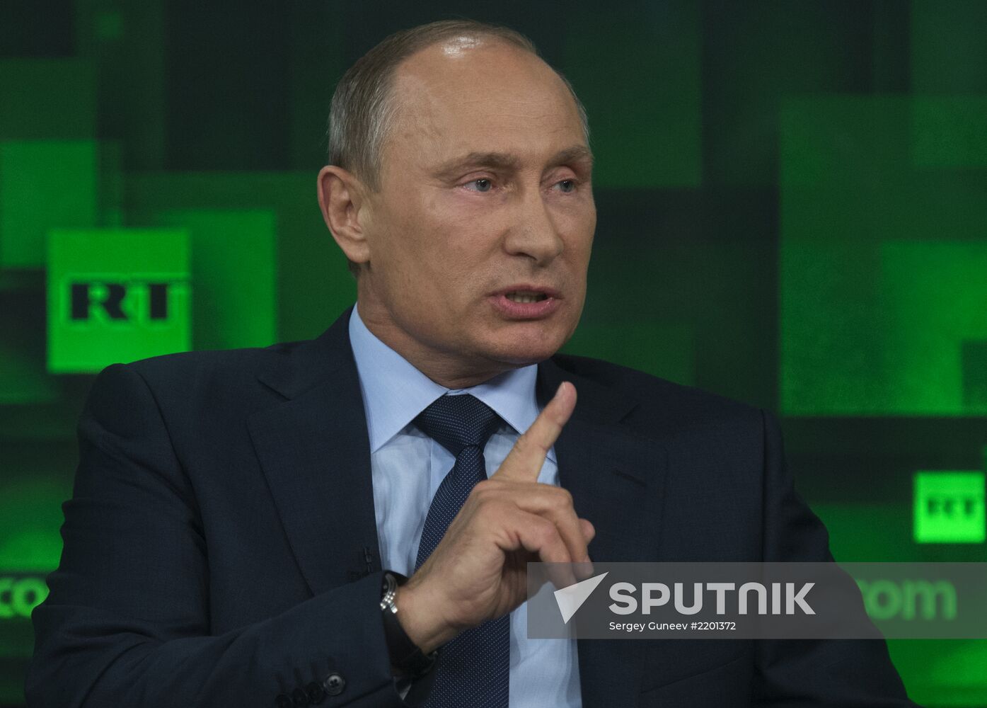 Vladimir Putin visits Russia Today television channel