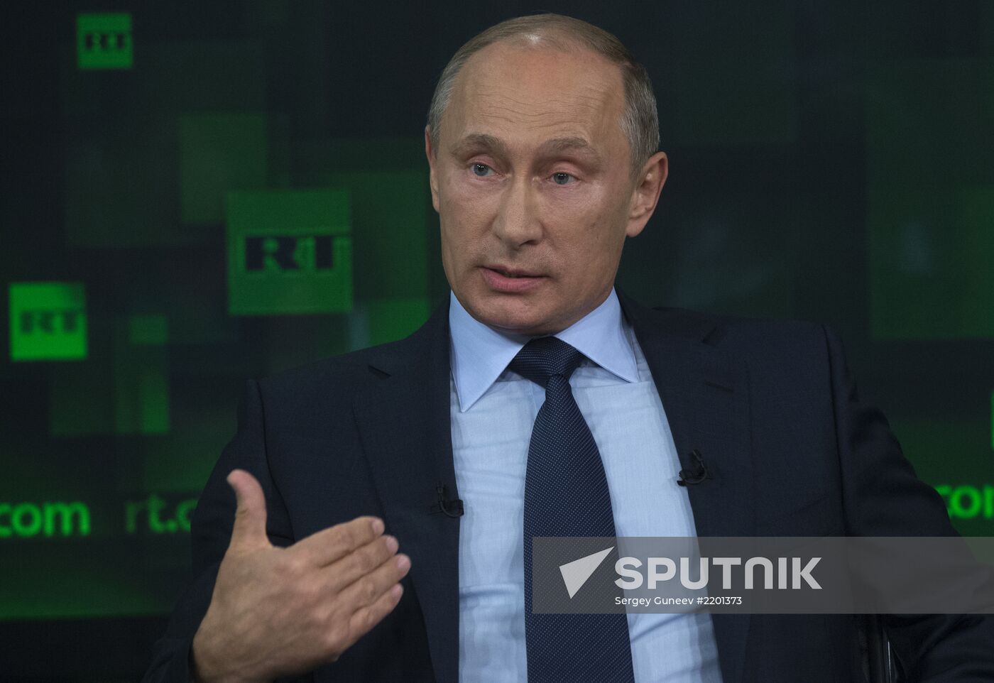 Vladimir Putin visits Russia Today television channel
