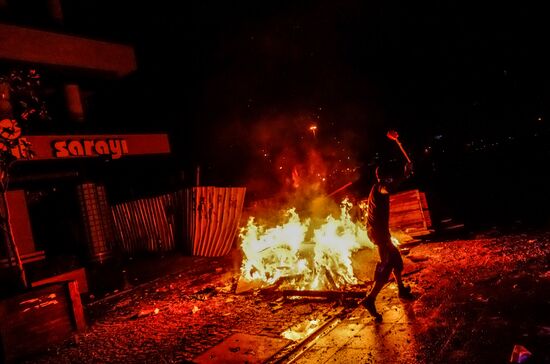 Protesters clash with police in Turkey