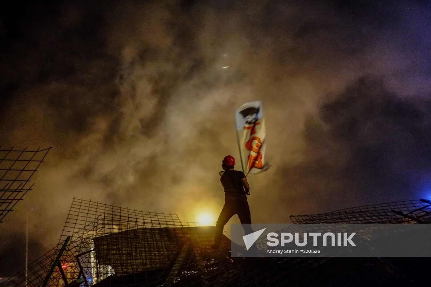 Protesters clash with police in Turkey
