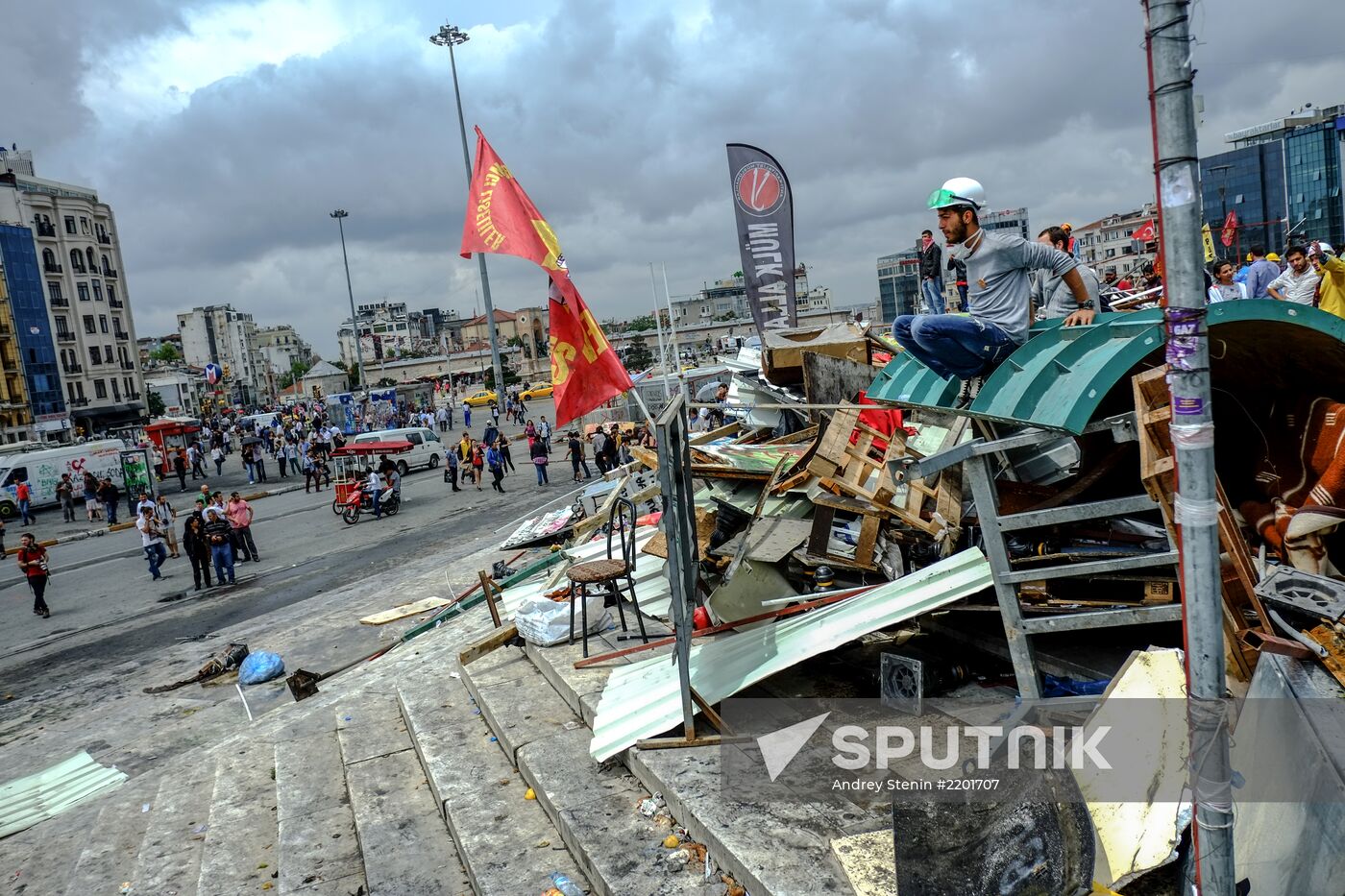Protesters clash with police in Turkey