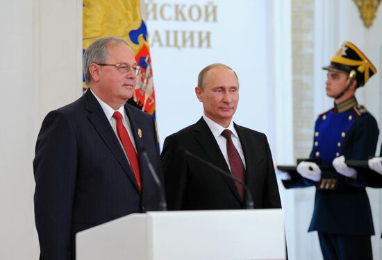 Vladimir Putin presents state awards