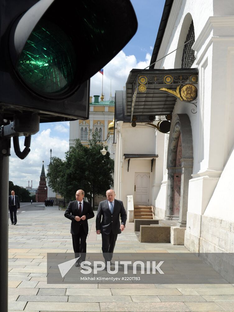 Vladimir Putin presents state awards