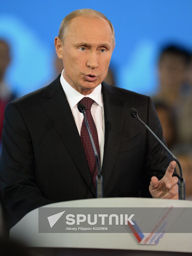 Putin takes part in founding congress of Russian Popular Front
