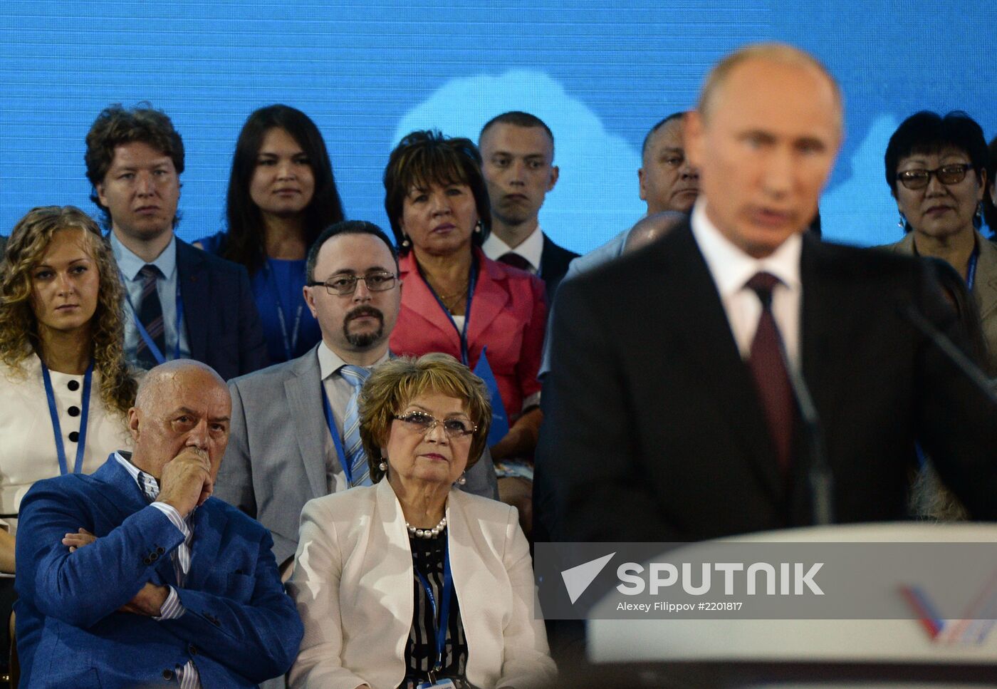 Putin takes part in founding congress of Russian Popular Front