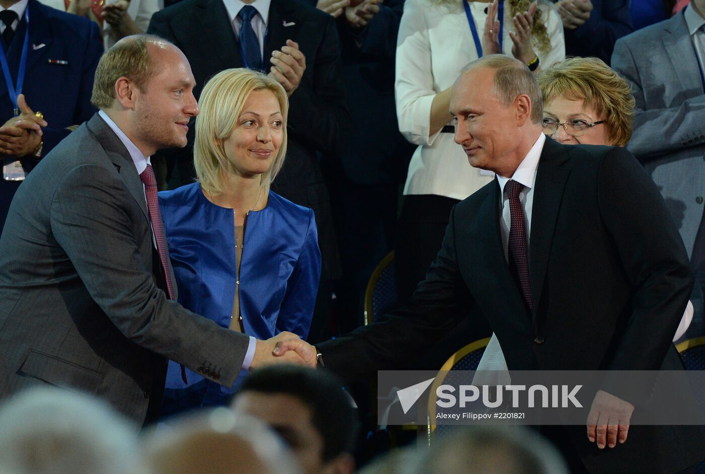 Putin takes part in founding congress of Russian Popular Front