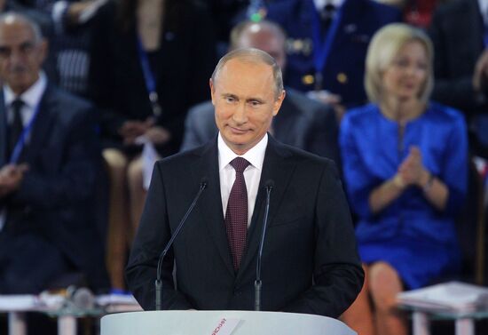 Putin takes part in founding congress of Russian Popular Front