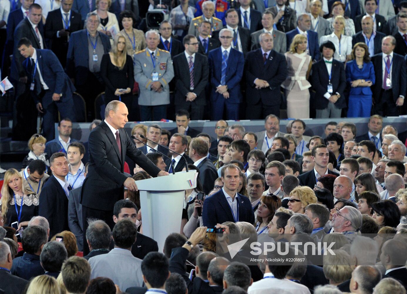 Putin takes part in founding congress of Russian Popular Front