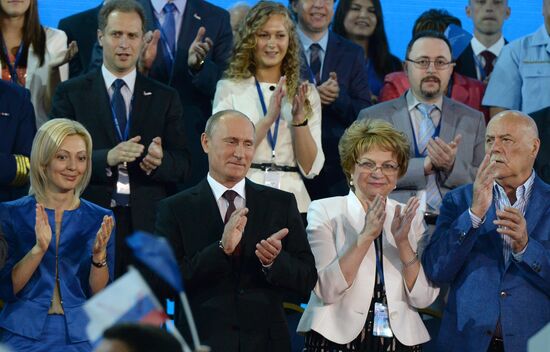 Putin takes part in founding congress of Russian Popular Front