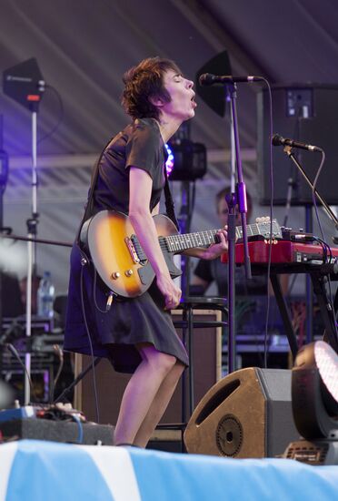 Zemfira and DDT band give concert in Ufa